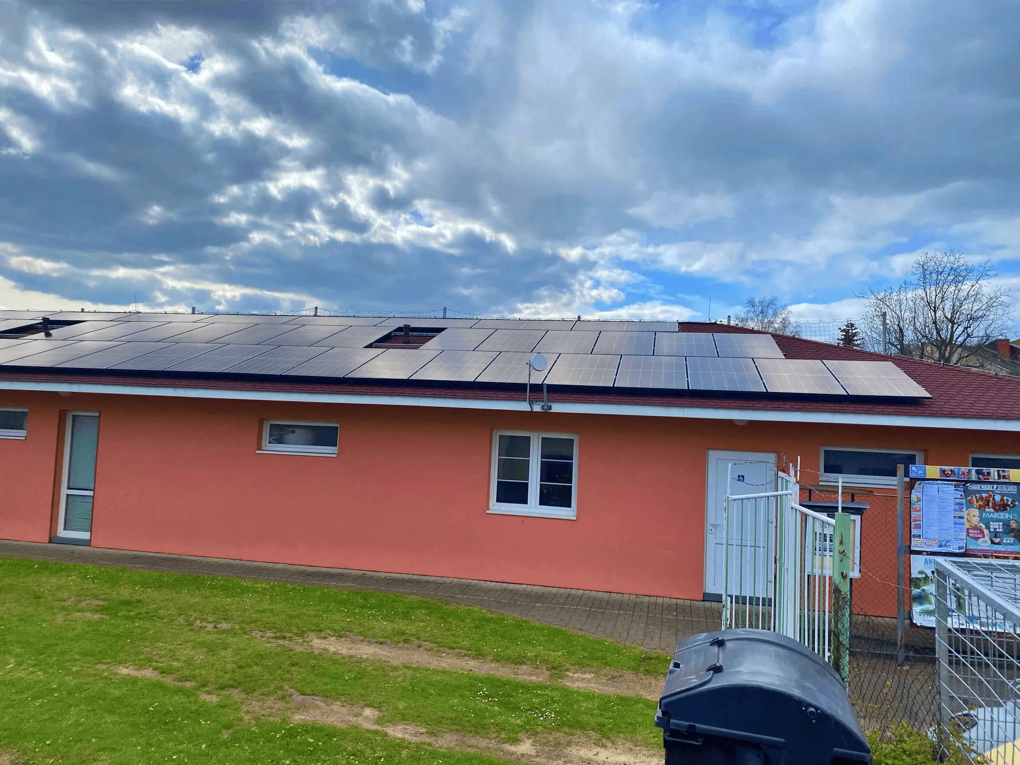 Fotbalový klub TJ SOKOL – POKRATICE – výkon FVE 25,76 kWp – fotografie 4