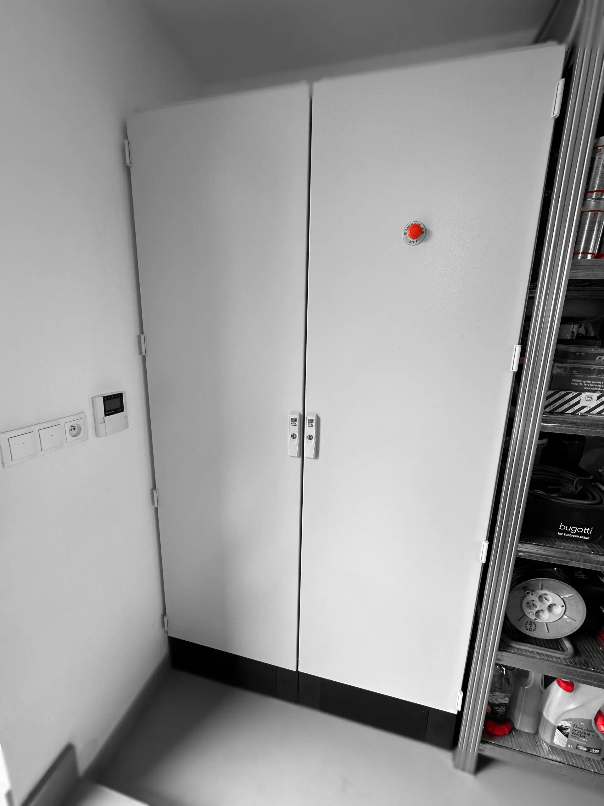 Doksy u Kladna – výkon 8,28 kWp, baterie 14,2 kWh – fotografie 4