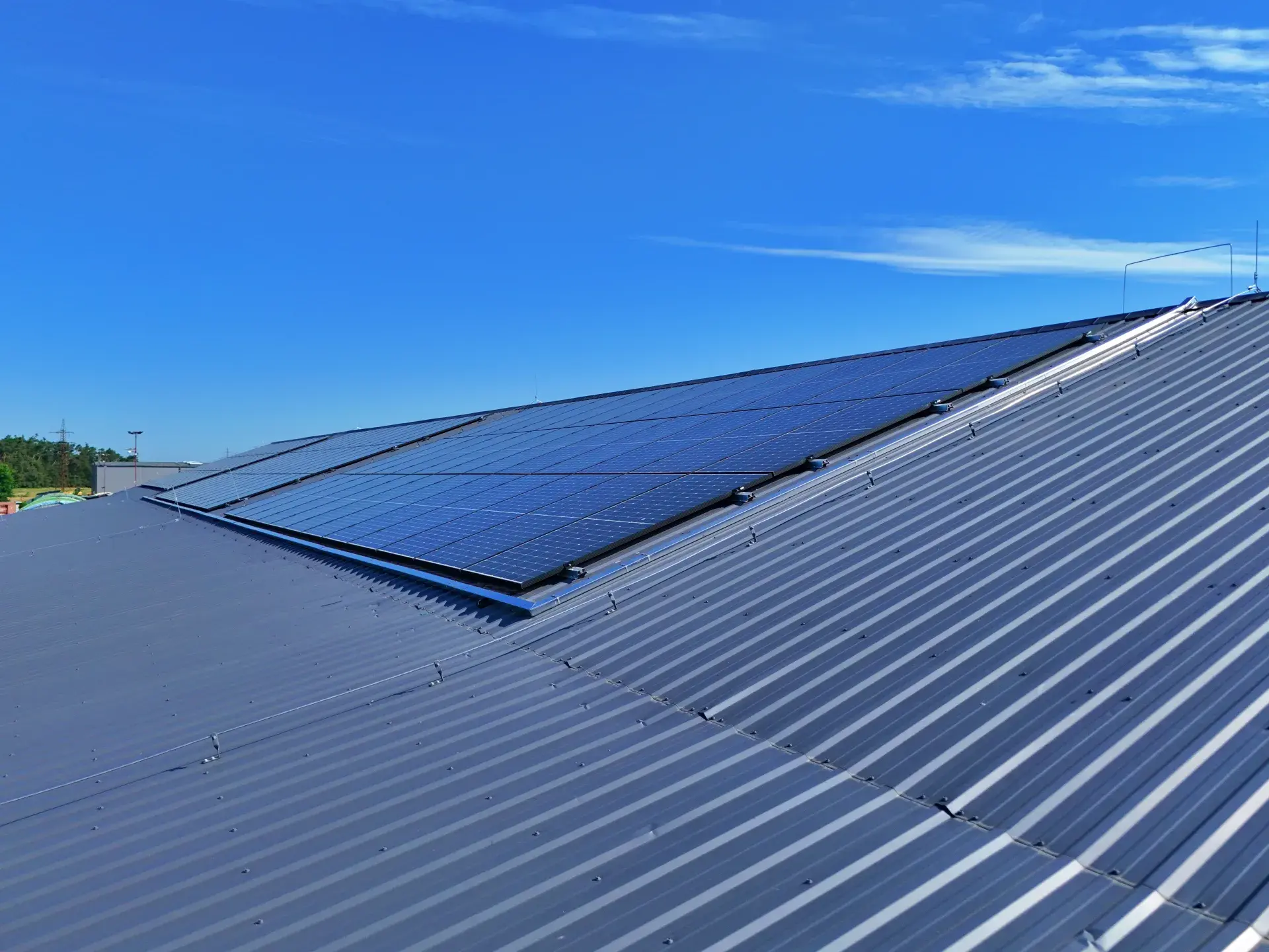 Fotovoltaická elektrárna 100 kWp připojená do komunitní energetiky