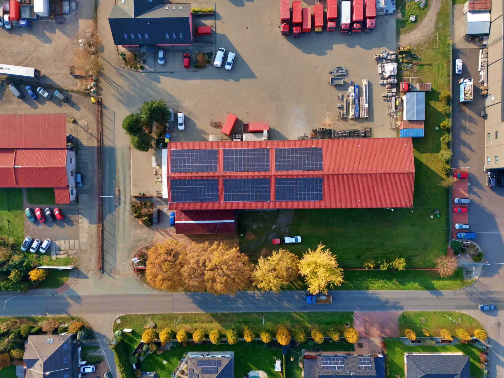 Firemní fotovoltaika VÁGNER COLOR – 99,36 kWp – fotografie 3